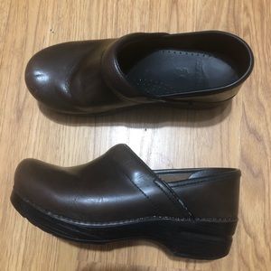 Dansko Professional Leather Nurse Clogs Brown 37